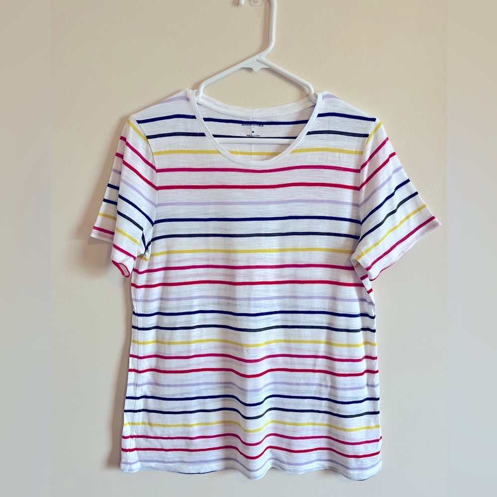 Banana Republic T-Shirt 🌈